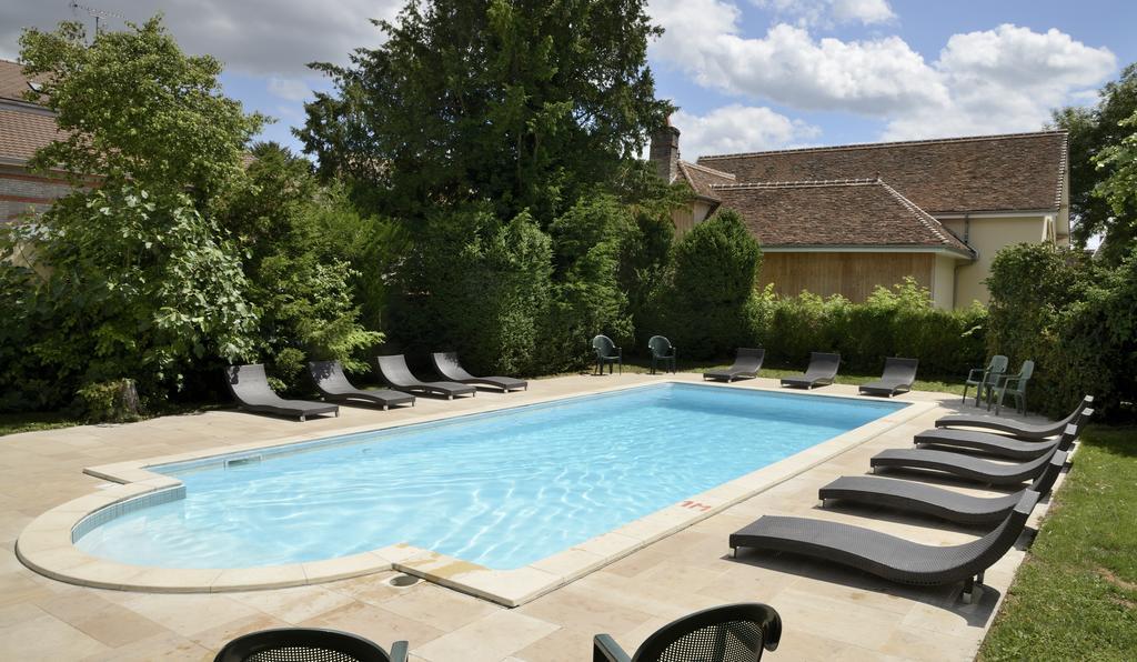 Hotel Logis Le Tadorne Piney Exterior foto