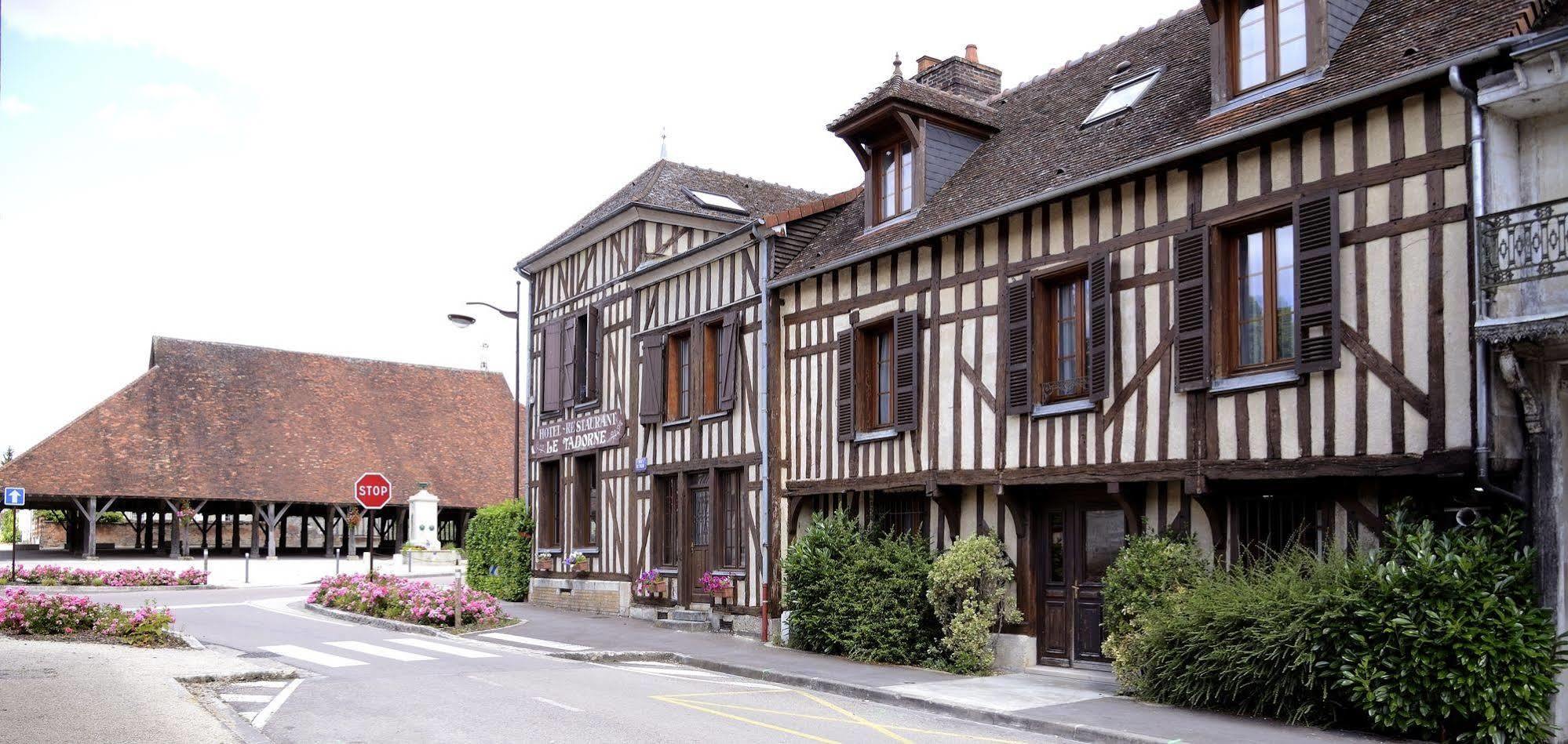 Hotel Logis Le Tadorne Piney Exterior foto